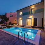 Casa vacanze Four-bedroom In Šibenik