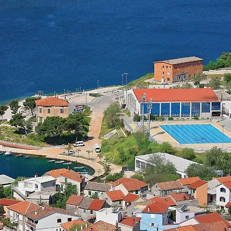 Four-bedroom In * Szybenik