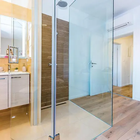 Four-bedroom In Sibenik