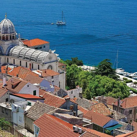 Dom wakacyjny Four-bedroom In *