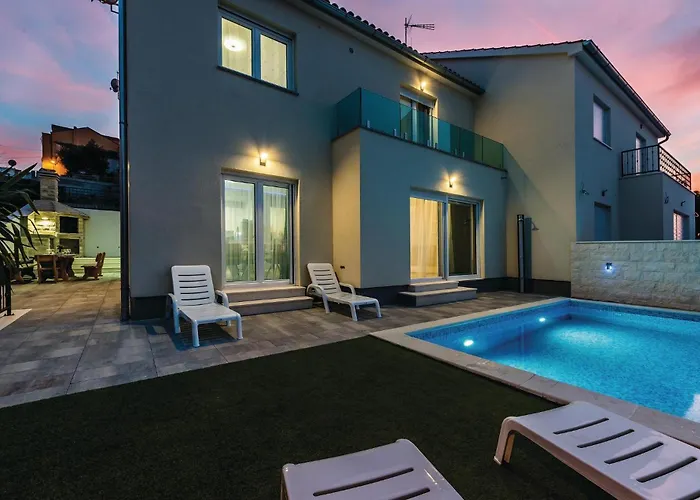 Four-bedroom In Sibenik