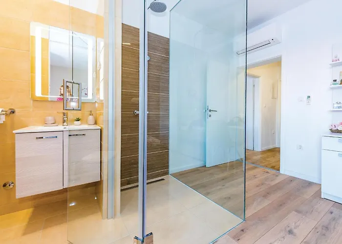 Four-bedroom In Sibenik