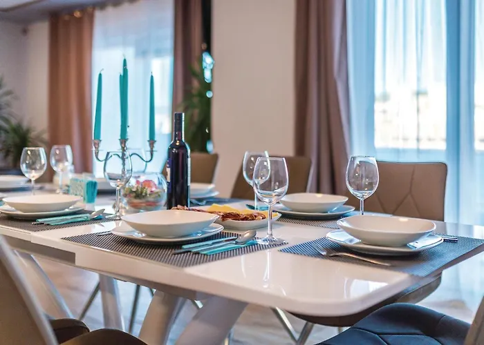 Four-bedroom In Vikendica *